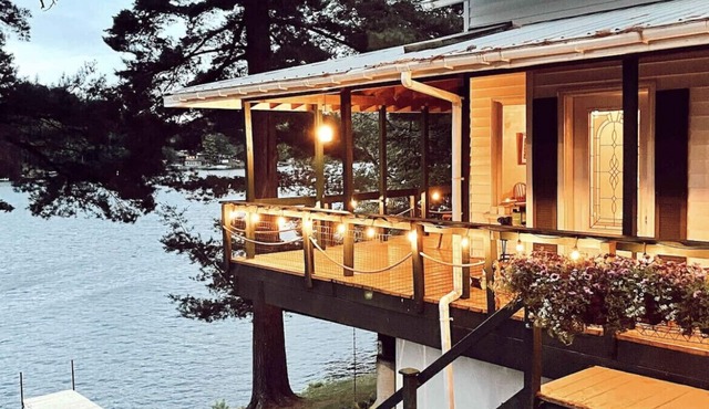 Beautiful Adirondack Region Lakefront Cottage