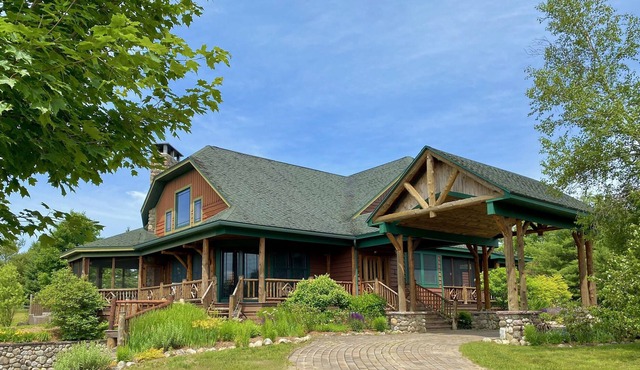 Beautiful Adirondack Home perfect for entertaining and relaxation