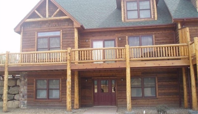 Beautiful Adirondack Themed Vacation Home by Gore Mountain