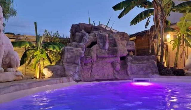 Beautiful air-conditioned villa with all comforts, private swimming pool with cascading rock,.
