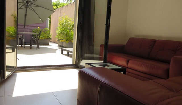 BEAUTIFUL air-conditioned T2 60m2 100 m from Les Lecques beach + parking lot