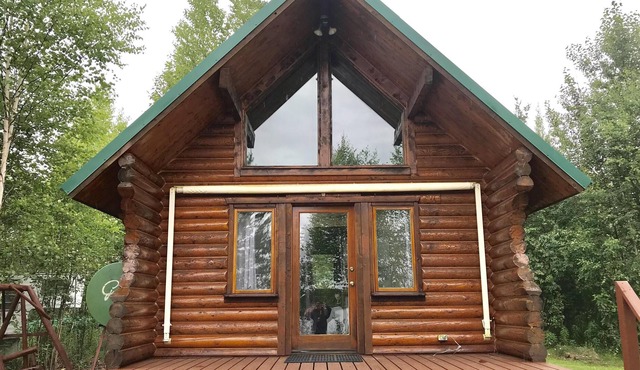 Beautiful Alaskan Lakefront Cabin