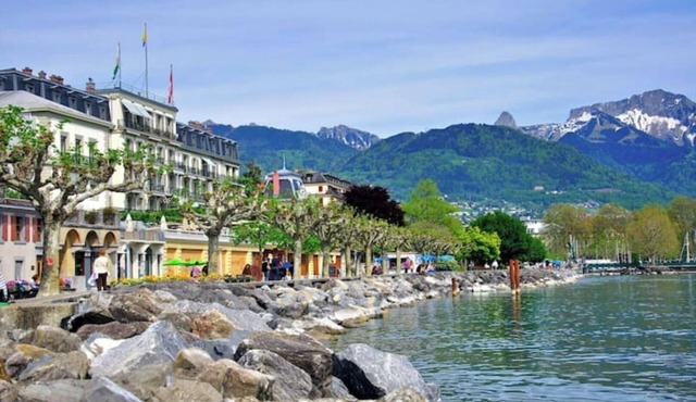 beautiful AM3Office apartment near lake with fast WIFI and contactless check-in