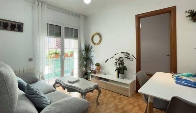 Beautiful and central 2 double bedroom flat in Barcelona