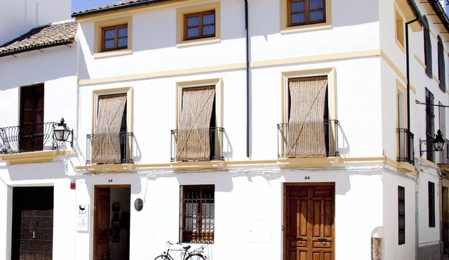 Beautiful And Central House For Up To 8 Guests