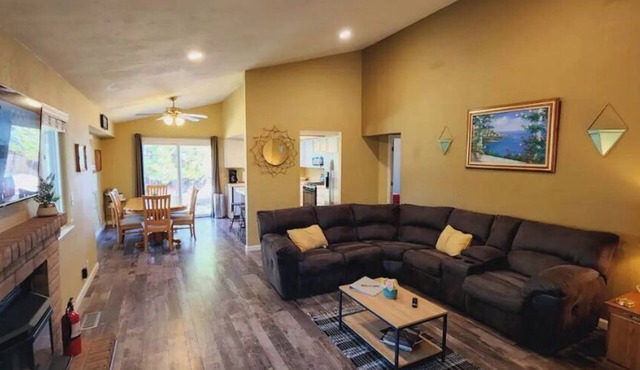 Beautiful and clean home in perfect Location!