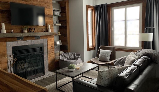 Beautiful and cozy ski-in| ski-out condo in Mont-Tremblant's pedestrian village