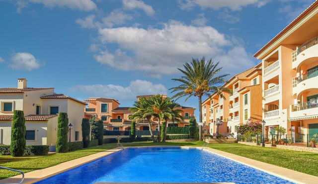 Beautiful and comfortable apartment in Javea, Costa Blanca, Spain with communal pool for 2 persons