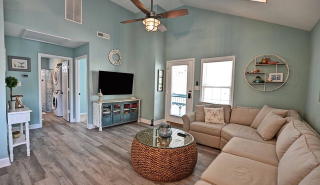 Beautiful and Completely Renovated 2 Bedroom/1.5 Bathroom Cottage nestled near the Beach! Pool, Tennis, WIFI and more!