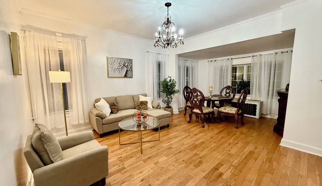 Beautiful and cozy department. First floor with parking. Pet friendly.