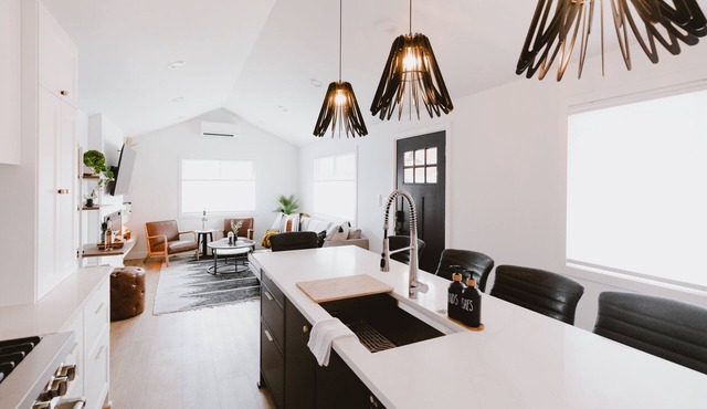 Beautiful and Cozy Home in Snoqualmie, Walk to Restaurants, The Falls, & Shops