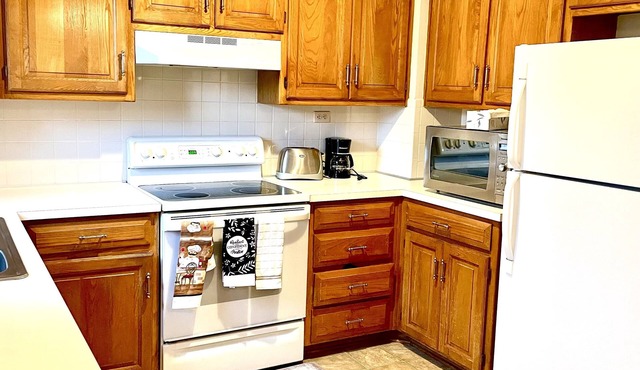 Beautiful and Cozy Olathe Home. Family friendly with King Bed