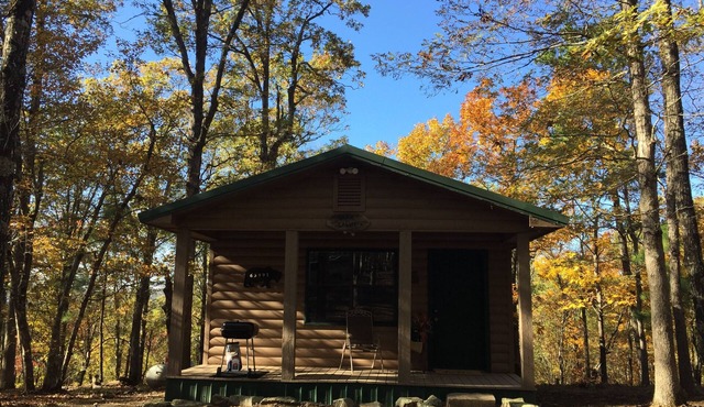 Beautiful and cozy two bed, one bath cabin nestled in the Kiamichi Mountains