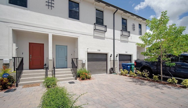 Beautiful and Cozy 3- bedroom townhouse