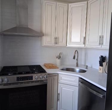 Beautiful and Elegant 3 Bedroom Apartment in the heart of Roosevelt