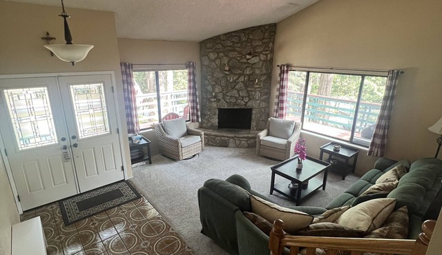 Beautiful and Luxurious Forest home