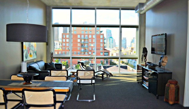 Beautiful and Modern East Village/Ballpark Loft in the Center of Downtown