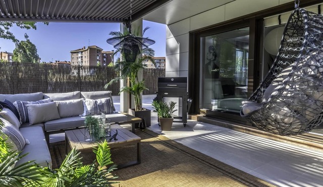 Beautiful and modern, with Parking ande Garden