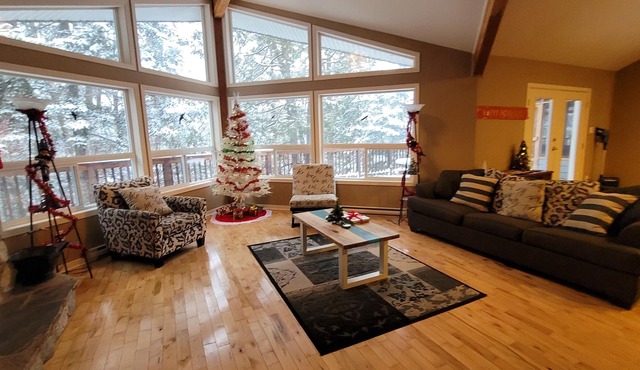 beautiful and private cottage by the water