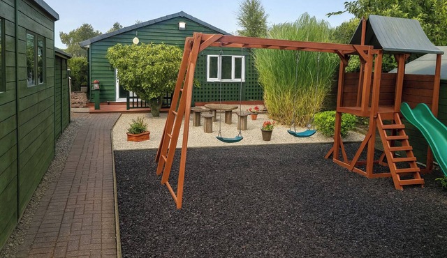 Beautiful and Secluded ,detached Garden Apartment