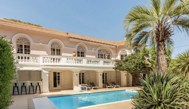 BEAUTIFUL AND SPACIOUS VILLA 16 PERS, DIRECT ACCESS TO THE BEACH ST RAPHAEL