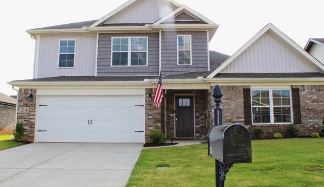 Beautiful and spacious 4 bedroom home with loft and large yard.