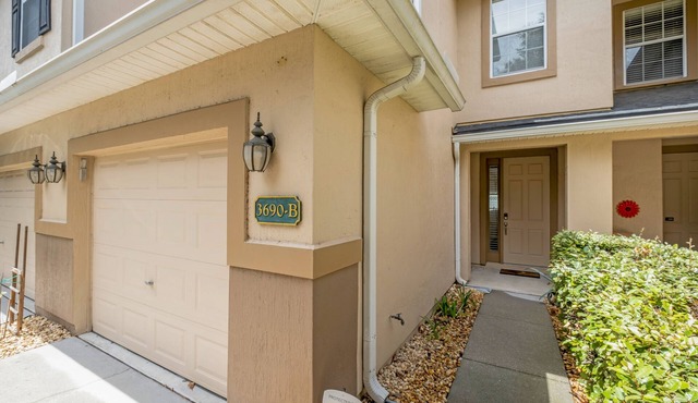 Beautiful and spacious townhome in Jacksonville