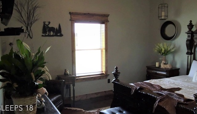 Beautiful and spacious home on a private 15 ac. lake in East Texas