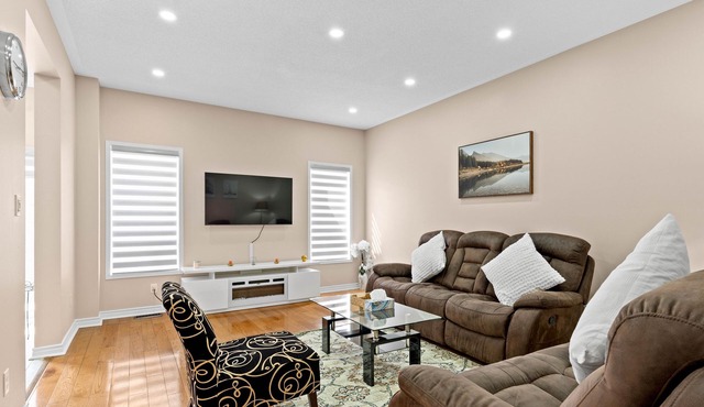 Beautiful and Spacious ~ 5 BR, 3.5 WR ~ Brampton