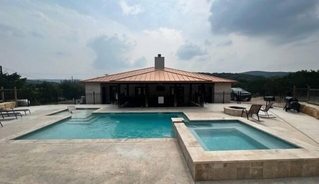 Beautiful and spacious home with a pool