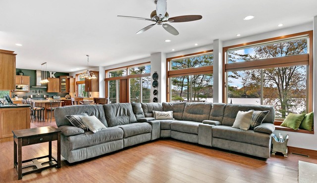 Beautiful and spacious lakefront home! Close to everything!