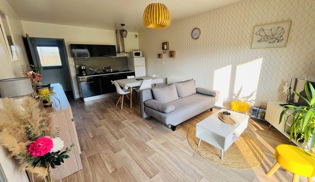 Beautiful apartment close to the sea