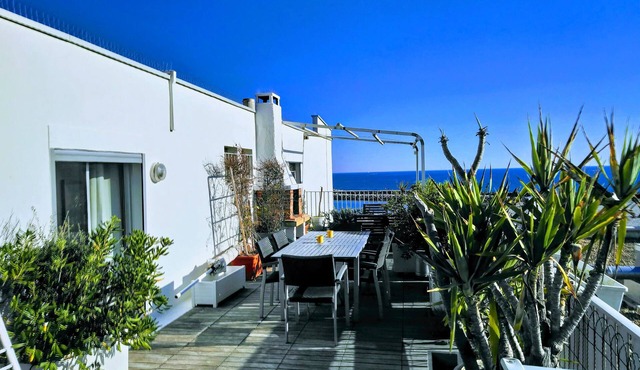 Beautiful apartment, 2rooms beachfront directly on the beach, 2 terraces i 50m²,