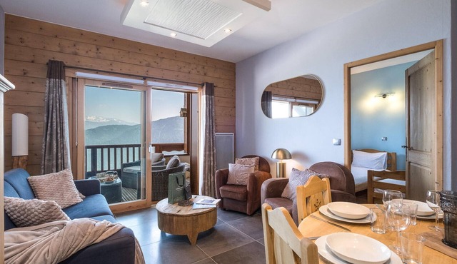 Beautiful apartment in Bisanne 1500 with parking for 6 people