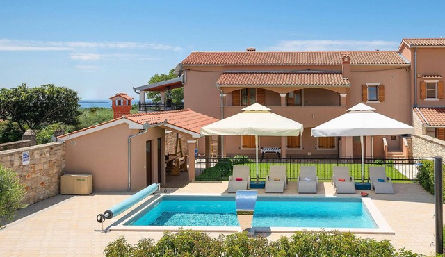Beautiful apartment in Hr-52215 Vodnjan
