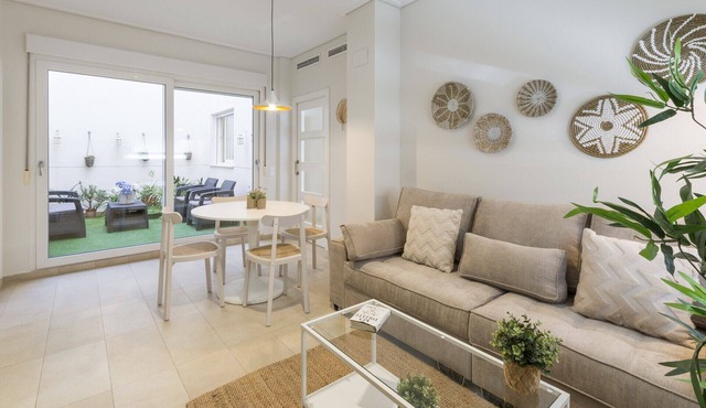 Beautiful apartment, modern decoration. Next to the port. Free WIFI - only families