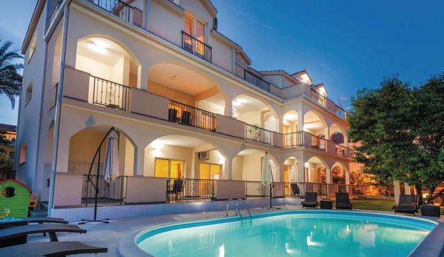 Beautiful apartment in Kastel Stafilic