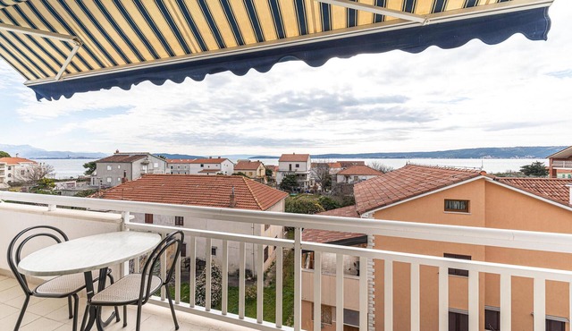 Beautiful apartment in Kastel Stafilic with WiFi