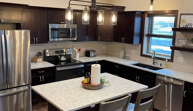 Beautiful Apartment Located Downtown Dells!