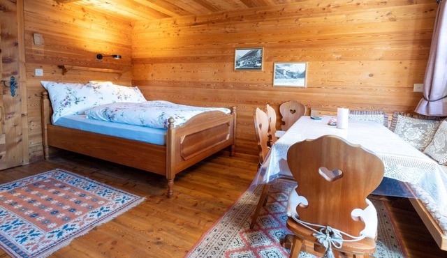 Beautiful apartment for 4 guests with WIFI, TV and parking