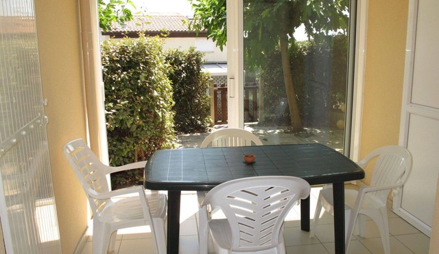 Beautiful apartment for 2 guests with TV, terrace and pets allowed