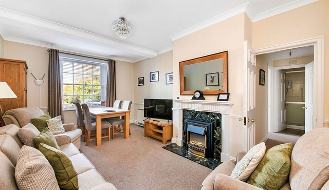 Beautiful apartment for 4 guests with WIFI, hot tub, pool and terrace