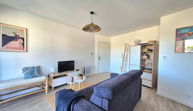 Beautiful apartment with balcony and garden