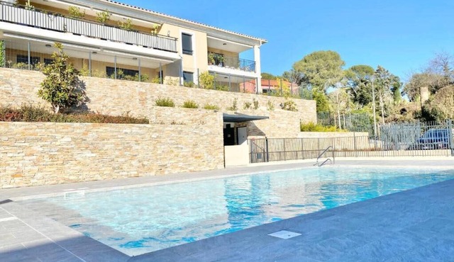 Beautiful apartment for 5 with swimming pool