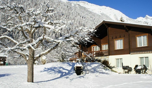 Beautiful apartment for 2 guests with WIFI, TV, balcony and parking