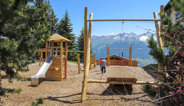 Beautiful apartment for 8 guests with WIFI, TV, balcony, pets allowed and panoramic view