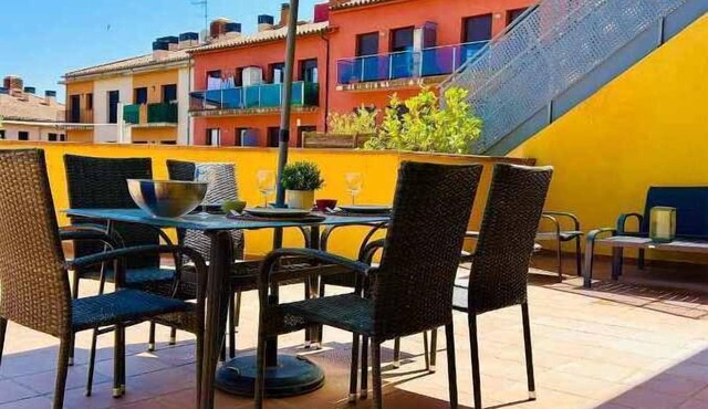 Beautiful Apartment with Terrace and Parking in Palafrugell