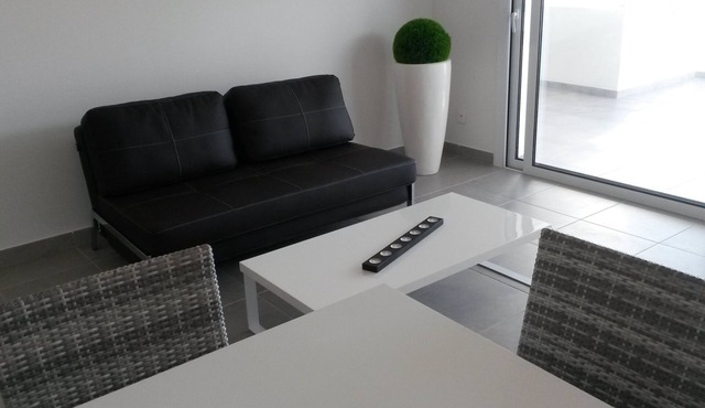 BEAUTIFUL APARTMENT IN RESIDENCE STANDING UP BEAUTIFUL SEA AND MOUNTAIN