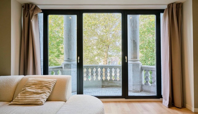 Beautiful apartment with 2 bedrooms & parking