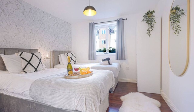 Beautiful Apartment - Free Parking, Wifi, SmartTV